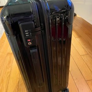 Essential Cabin 22-Inch Wheeled Carry-On